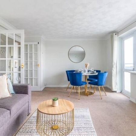 Trendy Sea View 2 Bedroom Sleeps 6 - Free Parking Борнмът Екстериор снимка