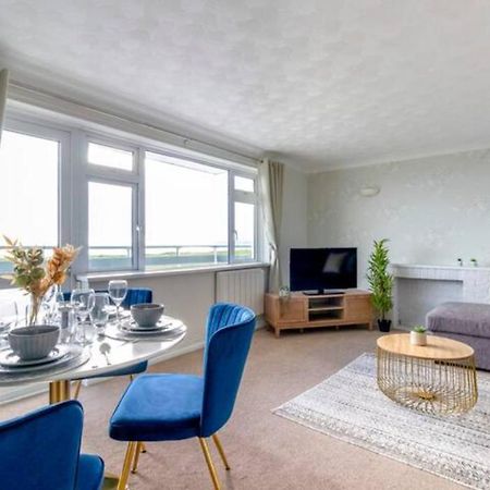Trendy Sea View 2 Bedroom Sleeps 6 - Free Parking Борнмът Екстериор снимка