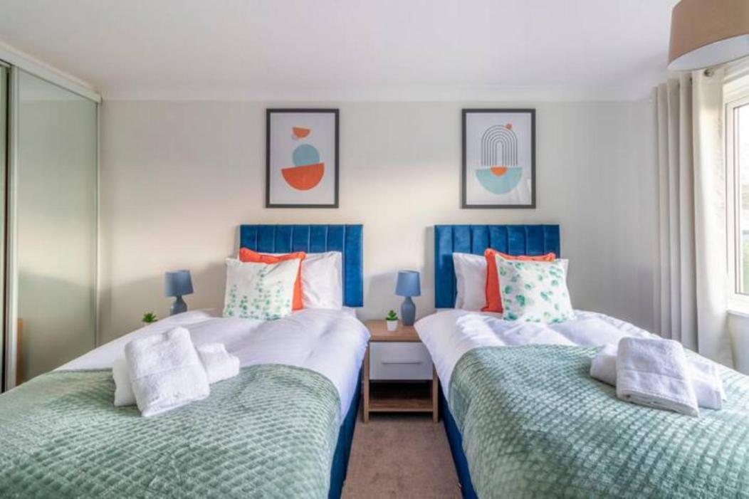 Trendy Sea View 2 Bedroom Sleeps 6 - Free Parking Борнмът Екстериор снимка